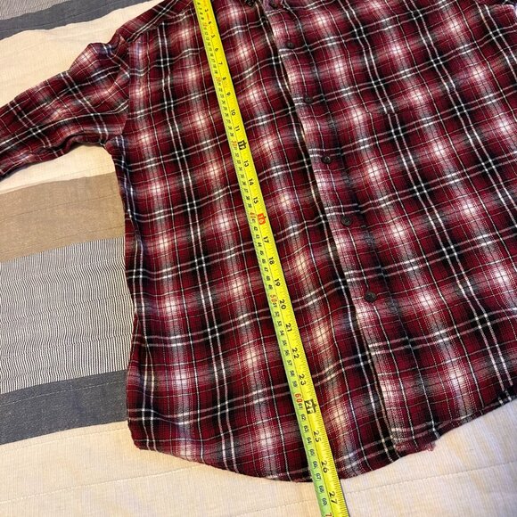 St John's Bay Casual Button Down Mens Small Red Plaid Rugged Flannel Shirt - Picture 4 of 6